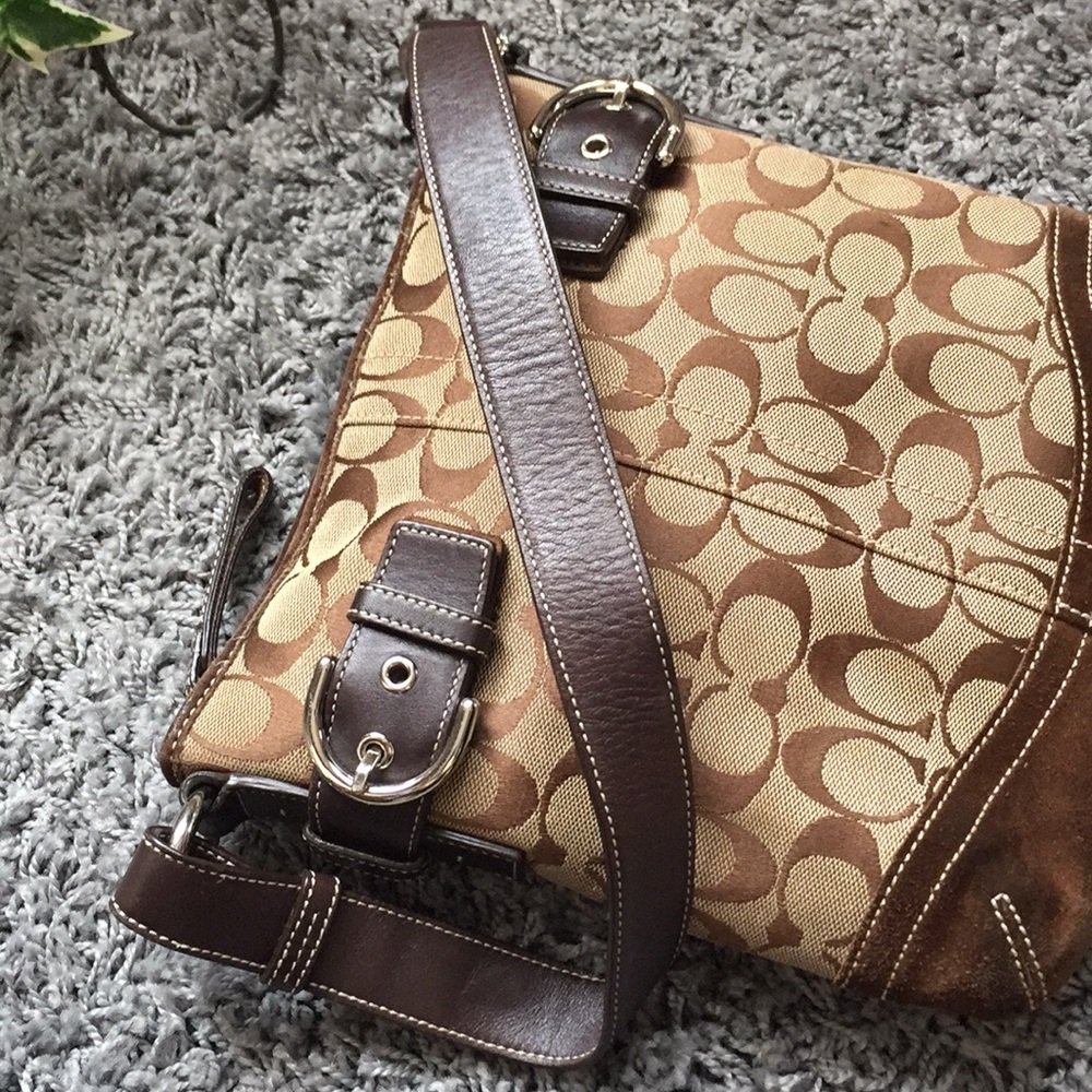 Coach - Picture 2 of 4